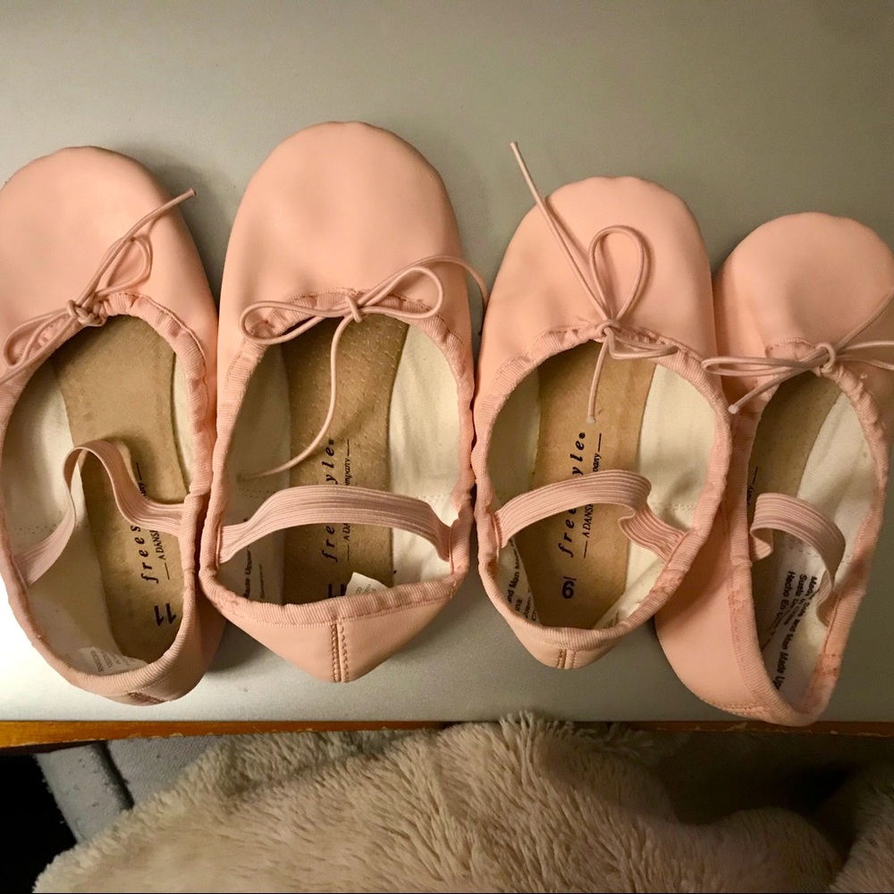 💐 Little Girls Pink Ballet Slippers